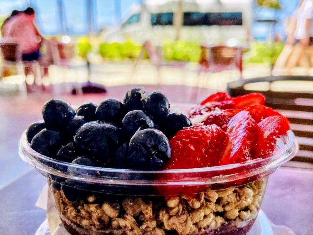 画像に alt 属性が指定されていません。ファイル名: 22acai_bowl_resized_1000x750-1.jpg