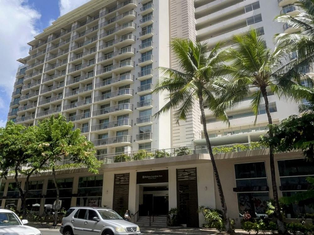 画像に alt 属性が指定されていません。ファイル名: 22blog_image_2_hilton_exterior.jpg